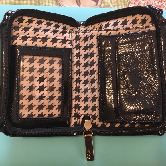 Black HOBO International wallet - Picture 3 of 4